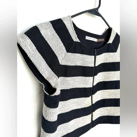 Alice & Olivia Striped‎ Cotton-Blend Jacket & Shorts set size 4